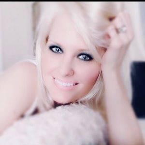 Meet your Posher, Angie